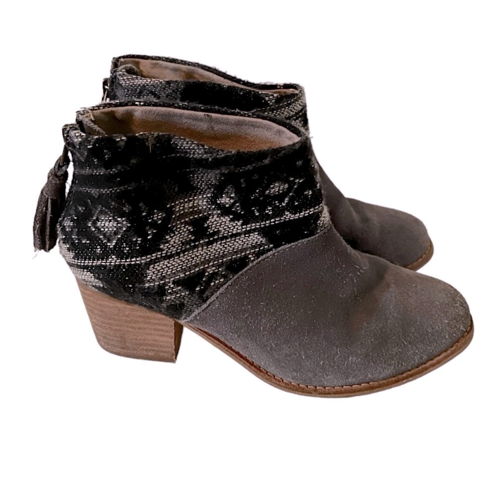 Tom’s Leila Aztec Gray Suede Tribal Southwestern Tassel‎ Booties